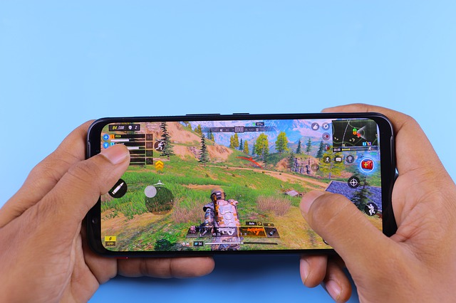 hraní her na mobilu7